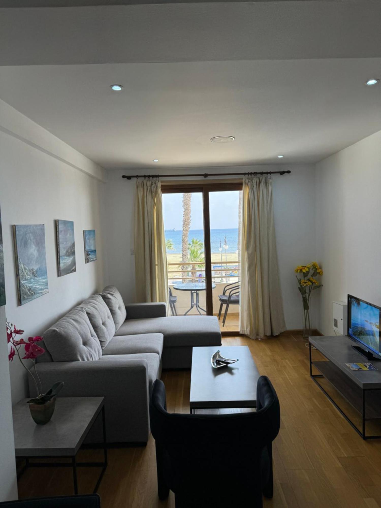 Ithaki Phinikoudes Apartment No. 102 Larnaca Eksteriør billede